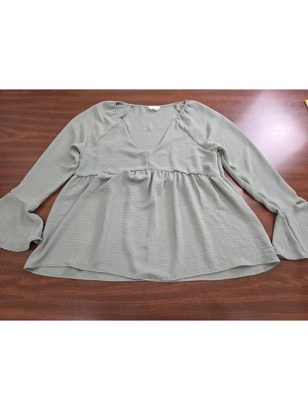 143 Story by Line Up Medium Green Sage Long Bell Sleeve Blouse Tiered Peplum Top
